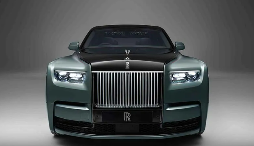 Rolls Royce front view